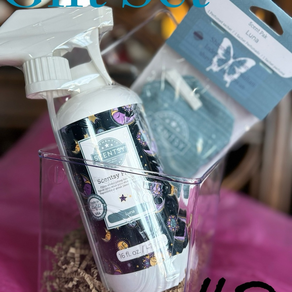 Scentsy Blue Grotto Scent satchel and fresh spray set.